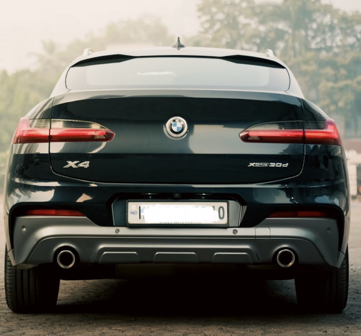 BMW X4 Side View